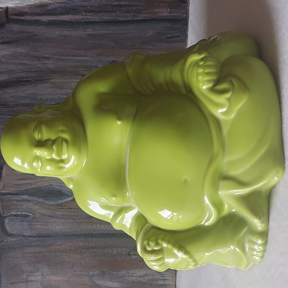 Sitting Buddha Statue - Picture 1 of 5